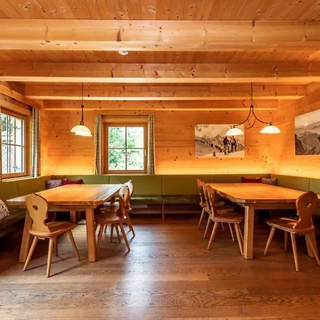 Chalet Huettendorf Schladming